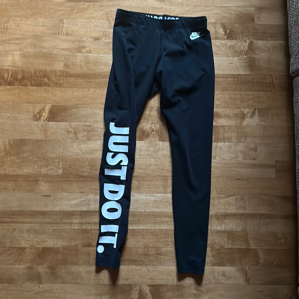 Nike Women’s Small Leggings